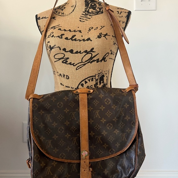Louis Vuitton Handbags - Louis Vuitton Brown Monogram Crossbody Bag